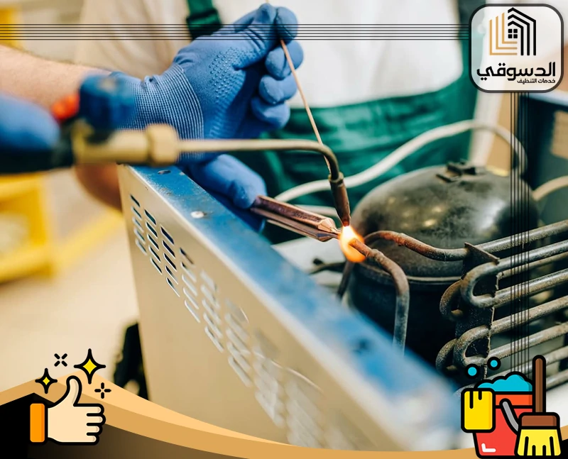 تصليح ثلاجات قريب مني في الشارقة 0545473541 الدسوقي عملية إصلاح الثلاجة باستخدام لحام دقيق من فني محترف لضمان استعادة الأداء المثالي.