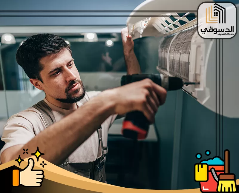 شركة تصليح مكيفات عجمان 0545473541 الدسوقي كهربائي مكيفات يستخدم المثقاب لفك مكونات المكيف الداخلي أثناء عملية الصيانة أو التنظيف.